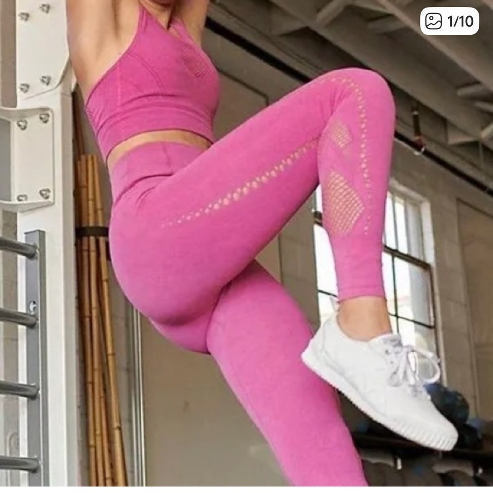 Free People Running Through my Mind leggings size M/L new without tags tags